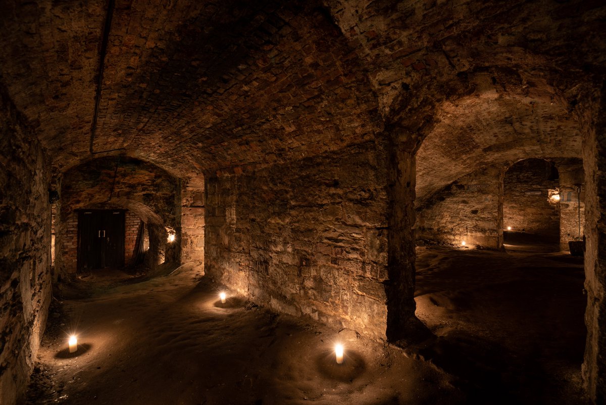 haunted edinburgh vaults tour