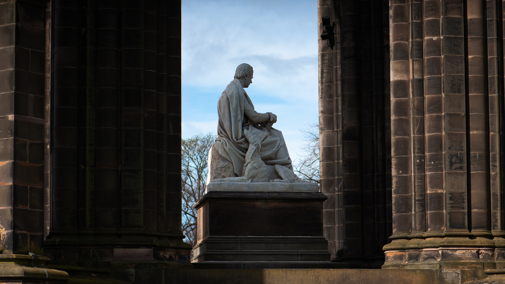 The inside of the Scott Monument, showing Walter Scott and his dog Maida. 