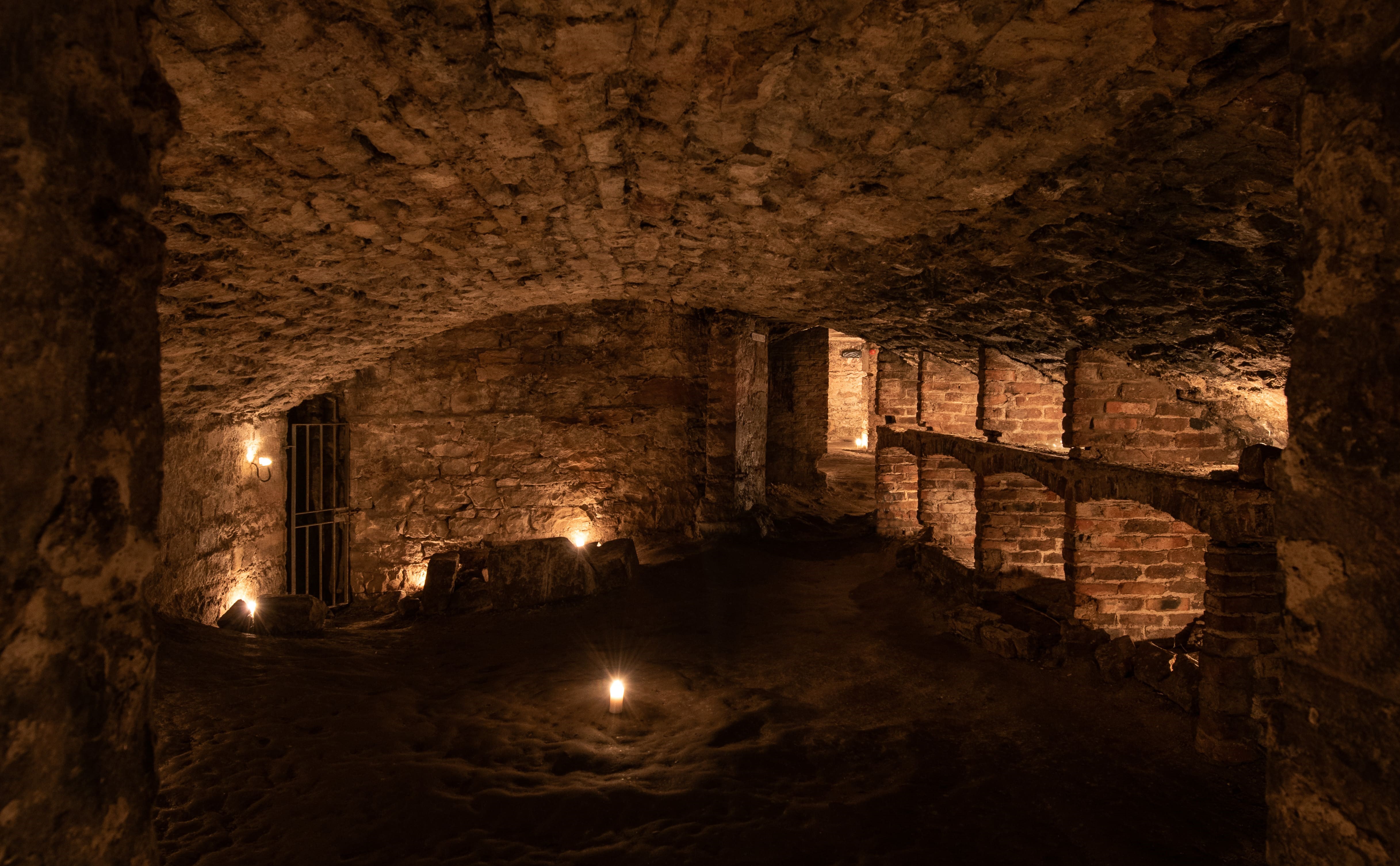 The History of Scotch Whisky and Edinburgh's Vaults